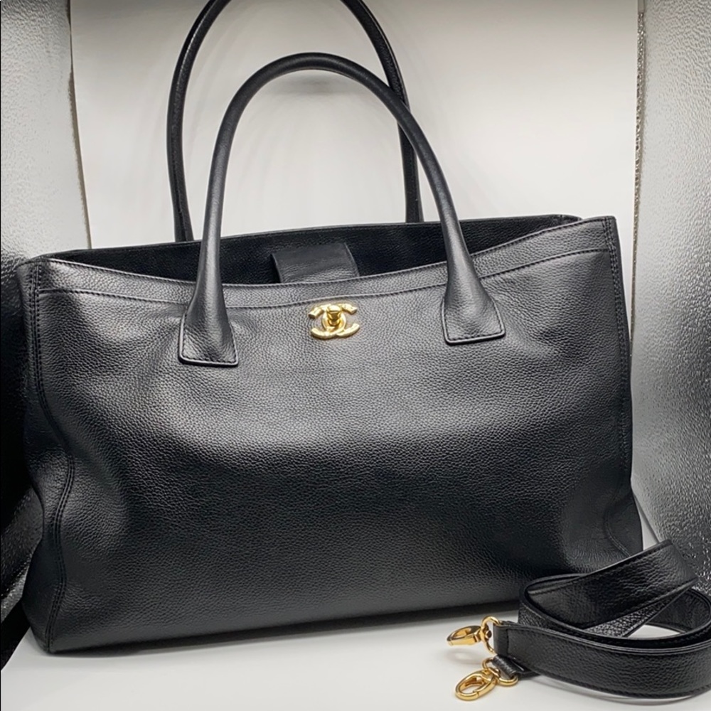 Chanel executive tote with strap black